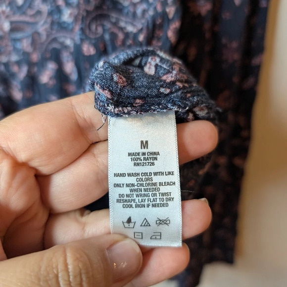 Aeropostale Y2K Navy Pink Floral Long Bell Sleeve Hippie Fit Flair V  Neck Top M - Picture 6 of 9